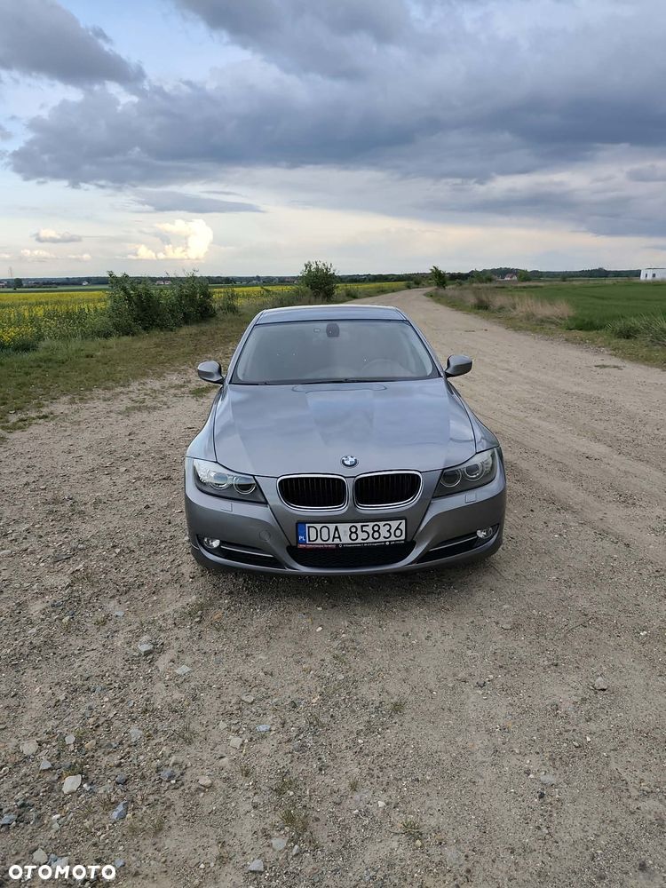 BMW Seria 3 318d - 16