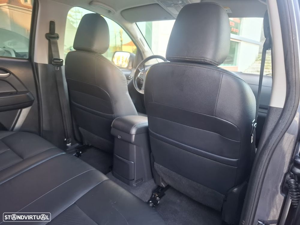 Isuzu D-Max 4x4 Cabine Dupla Auto Premium - 36