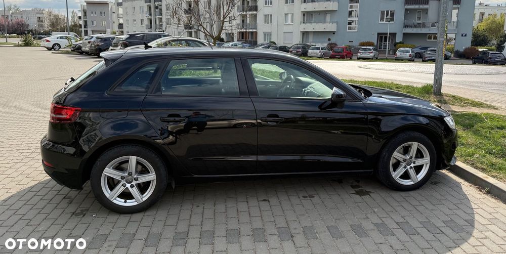 Audi A3 Sportback - 2