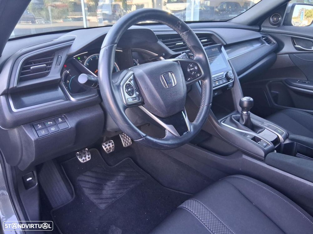 Honda Civic 1.0 i-VTEC Executive - 9
