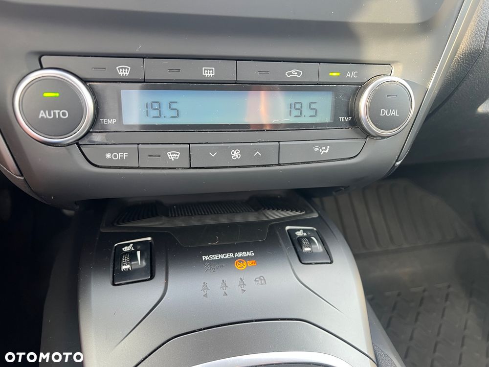 Toyota Avensis 2.0 D-4D Prestige - 30