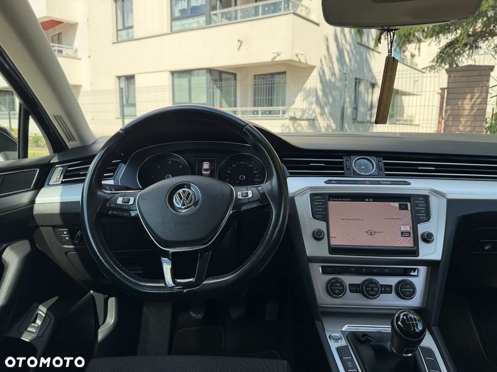 Volkswagen Passat 2.0 TDI BMT Trendline - 17