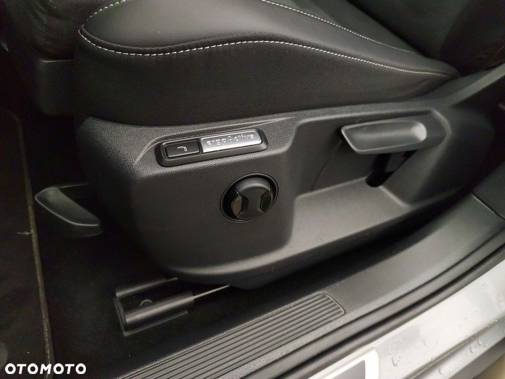 Volkswagen T-Roc 1.5 TSI R-Line DSG - 12