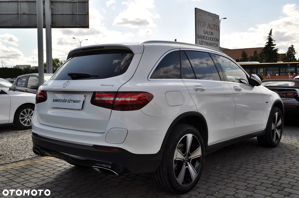 Mercedes-Benz GLC 350 e 4Matic 7G-TRONIC AMG Line - 11