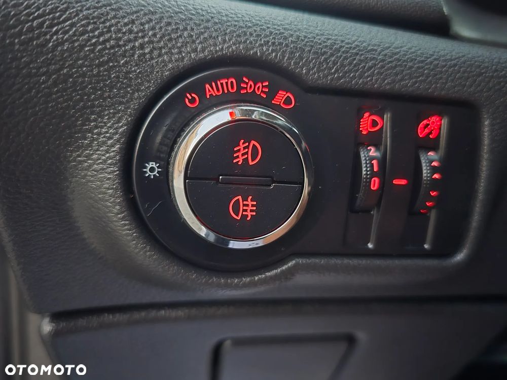 Opel Astra 1.4 Turbo Cosmo - 31