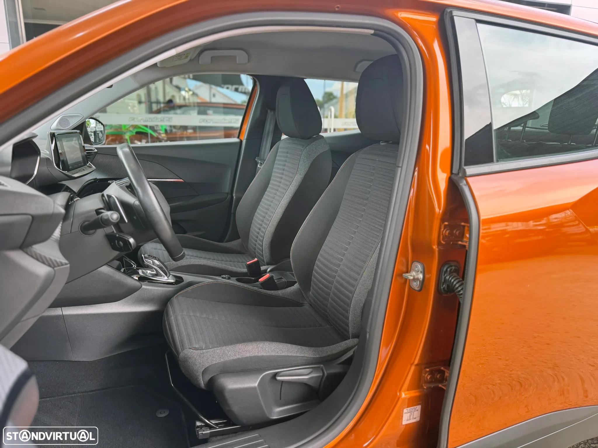 Peugeot 2008 1.2 PureTech Active Pack EAT8 - 7