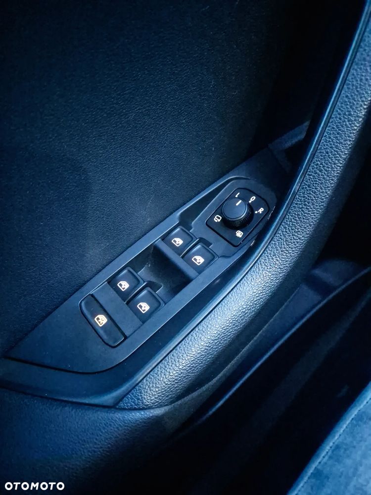 Skoda Karoq 1.6 TDI SCR DSG Style - 27