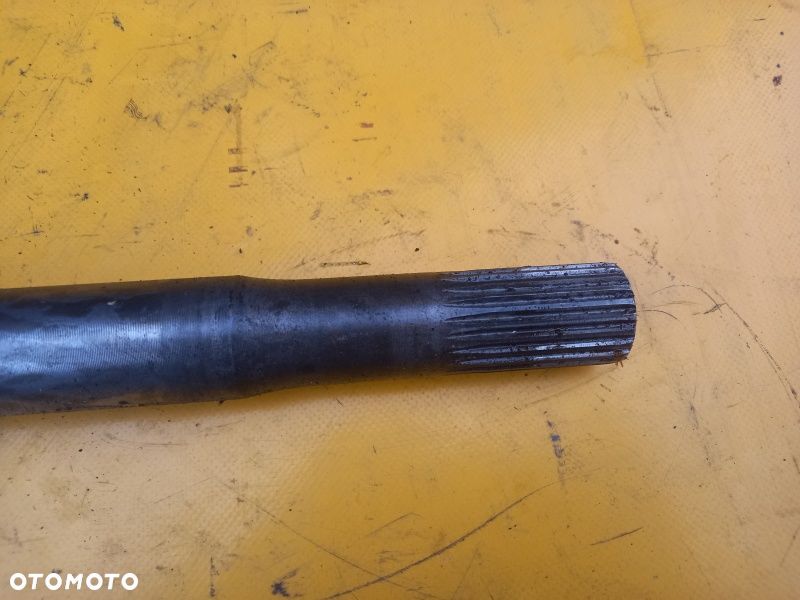 Półoś długa przedniego mostu Case CS150 - 3