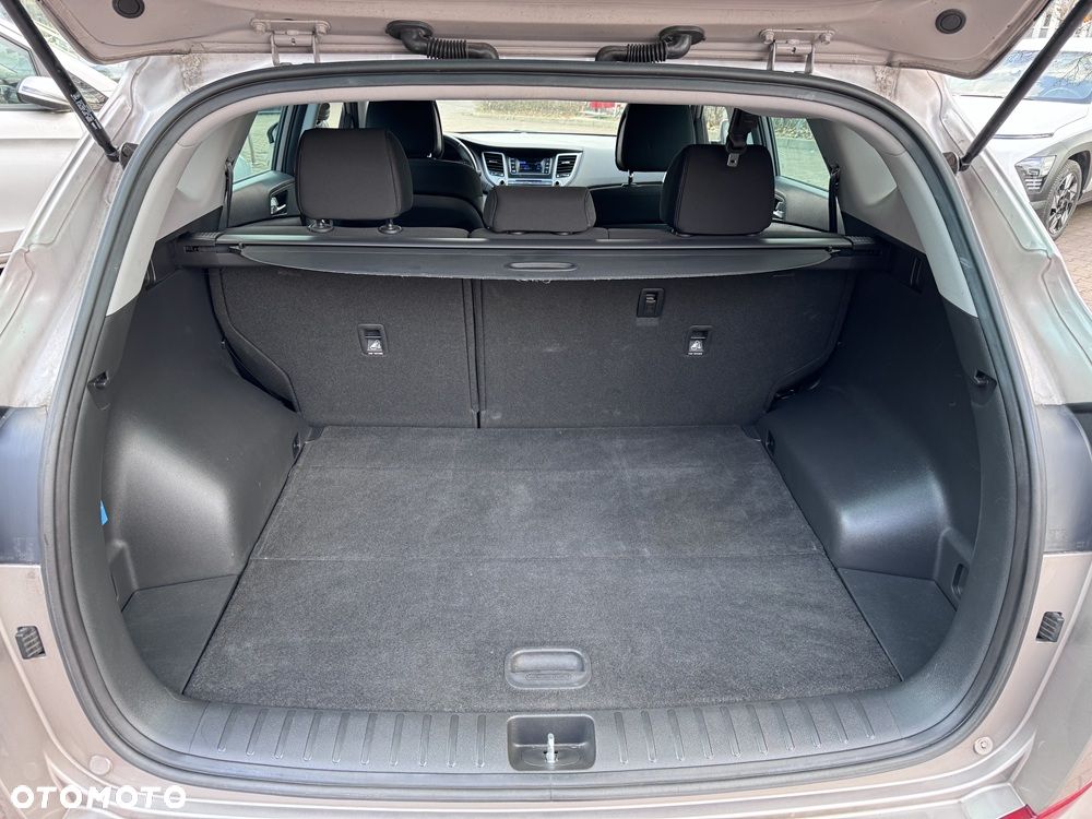 Hyundai Tucson 1.6 GDI BlueDrive GO 2WD - 16