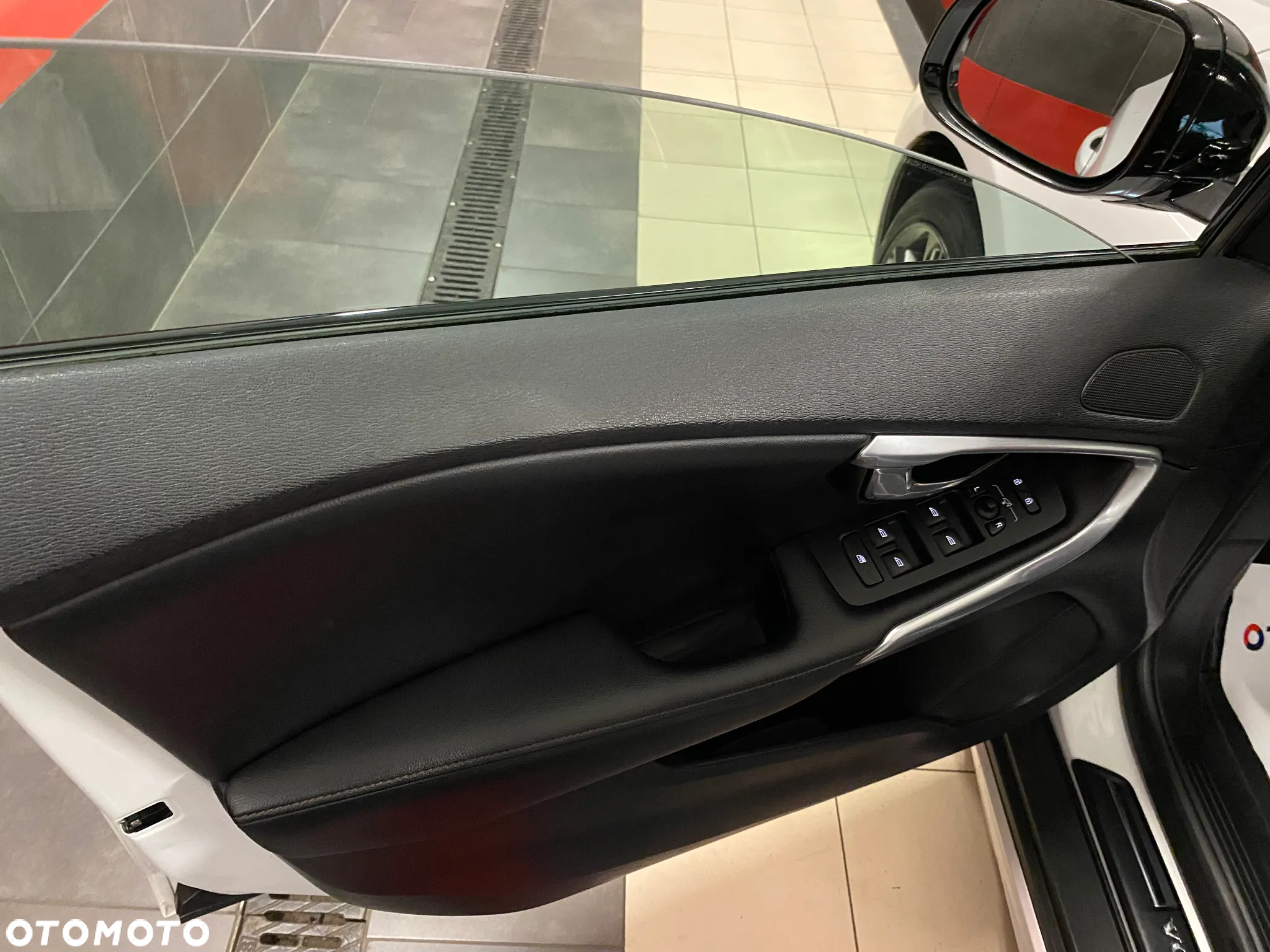 Volvo V40 Cross Country D2 Summum - 14