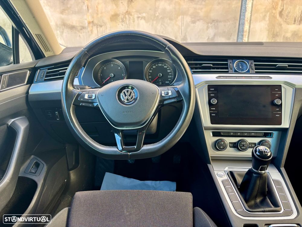 VW Passat Variant 1.6 TDI Highline - 22