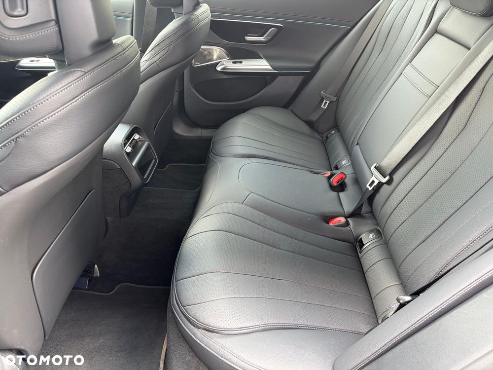 Mercedes-Benz Klasa E 300 de PHEV 4-Matic All-Terrain Avantgarde 9G-Tronic - 16