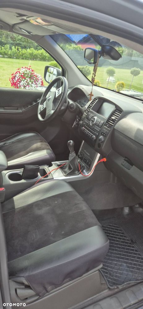 Nissan Navara 2.5 D LE Long EU5 - 6