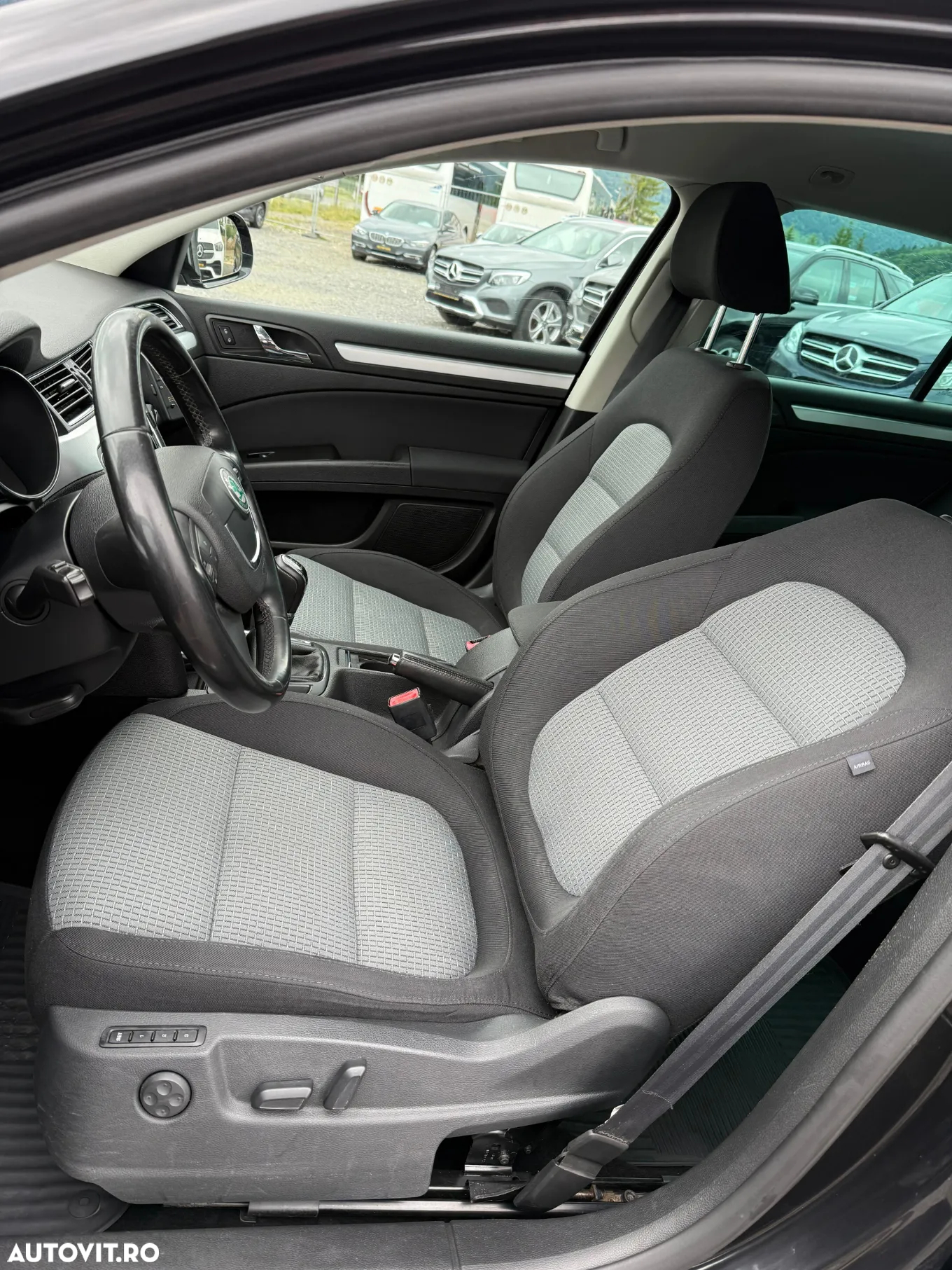 Skoda Superb 2.0 TDI 4X4 Ambition - 9