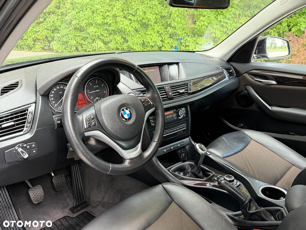 BMW X1 sDrive18d xLine - 31