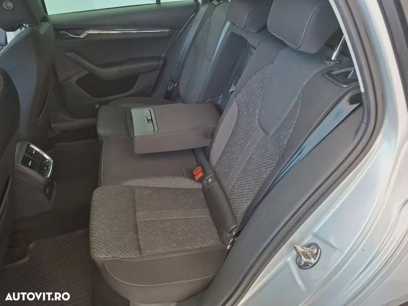 Skoda Octavia 2.0 TDI DSG Style - 9