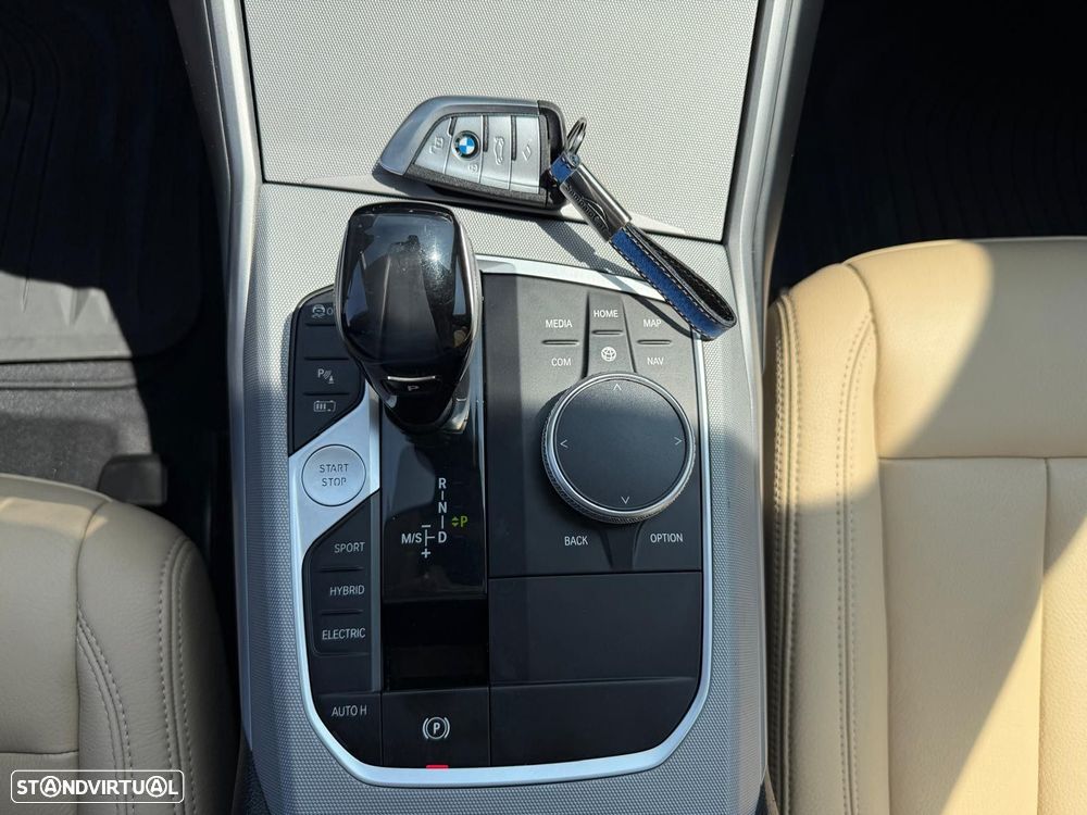 BMW 330 e Line Sport Auto - 24