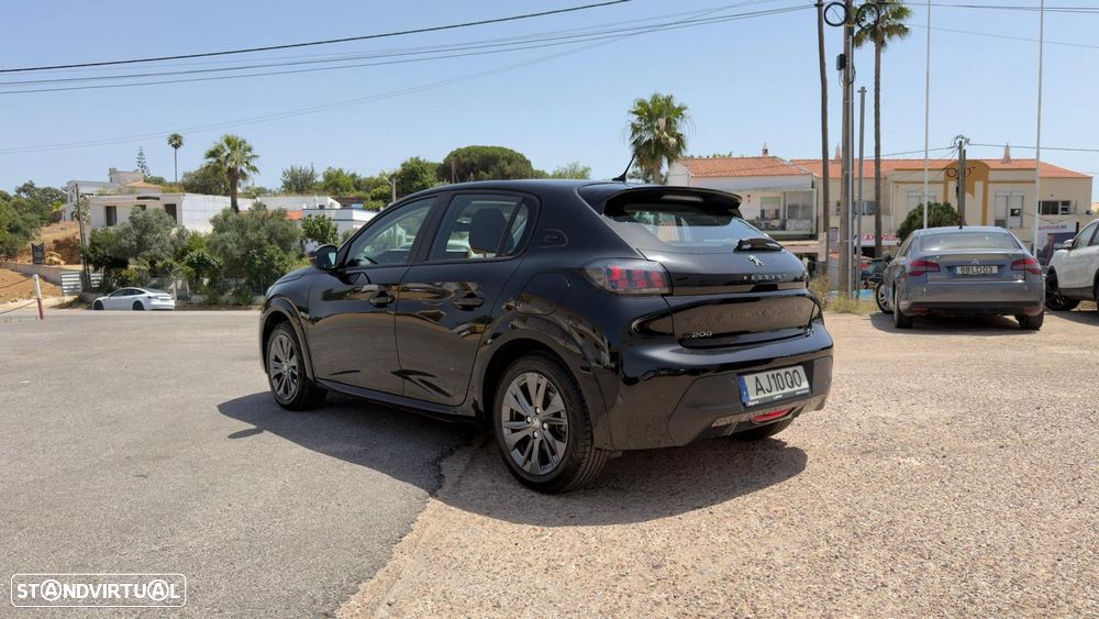 Peugeot e-208 - 9