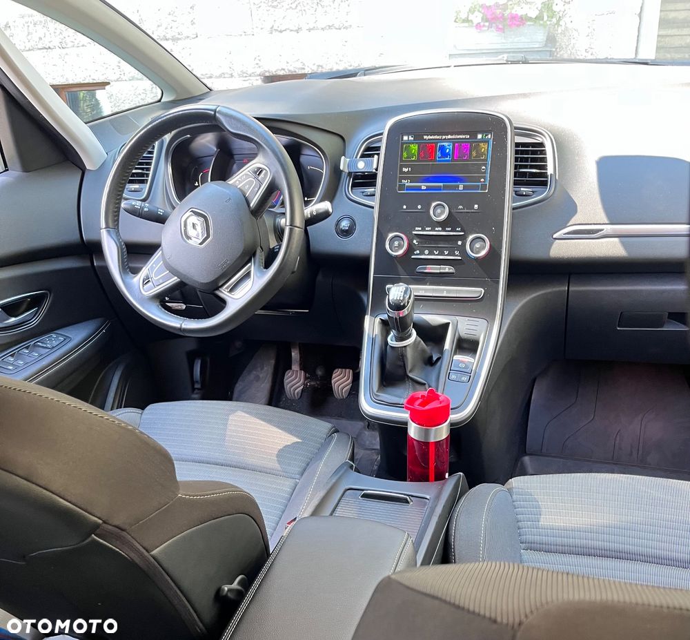 Renault Scenic 1.3 TCe FAP Zen - 16