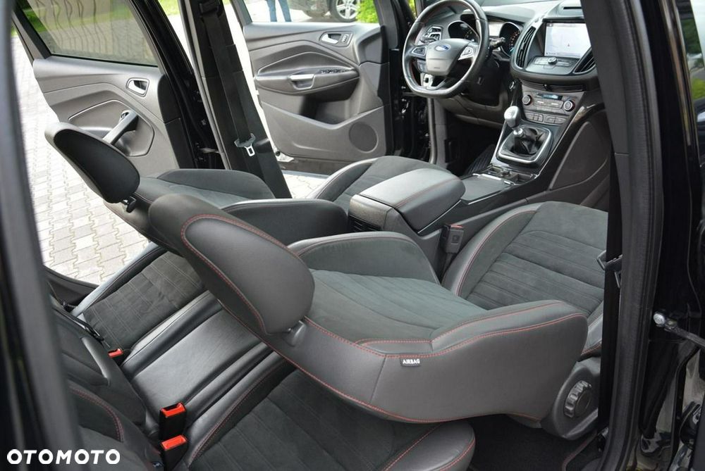 Ford Kuga 1.5 EcoBoost 2x4 ST-Line - 17