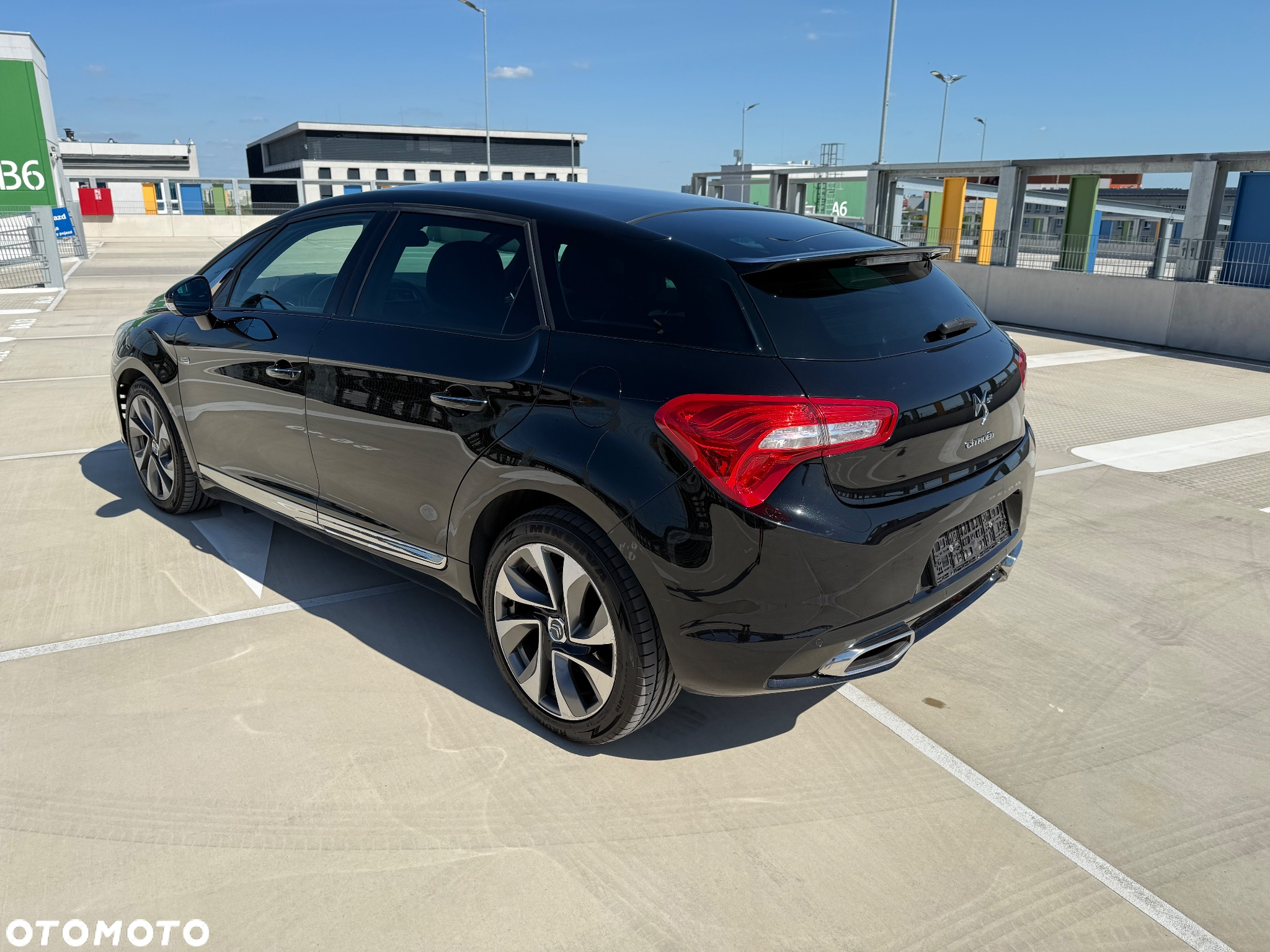 Citroën DS5 Hybrid4 EGS6 SportChic - 4