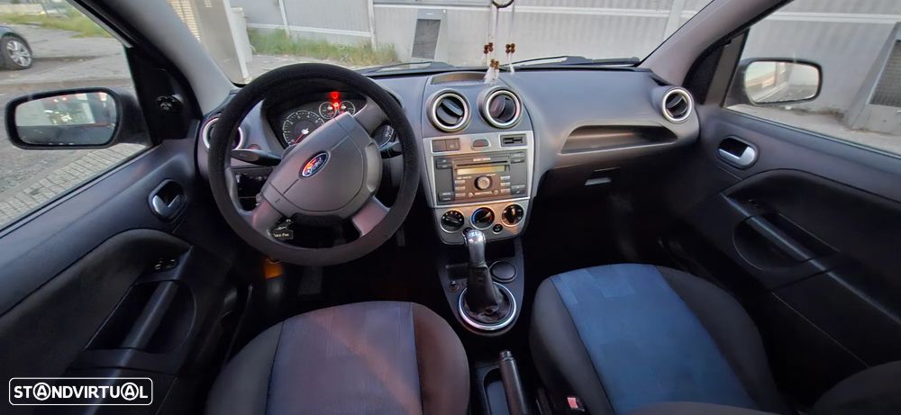 Ford Fiesta 1.25 Zetec - 10