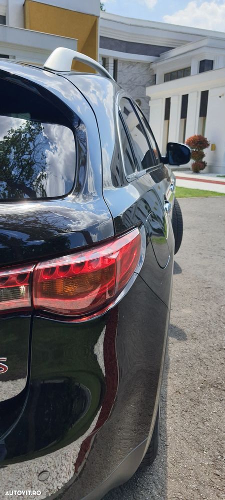 Infiniti QX70 - 8