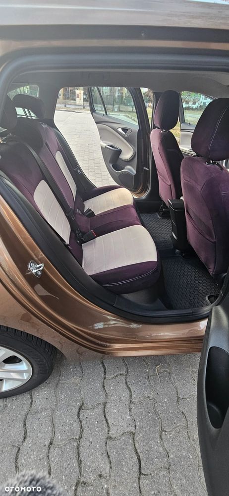 Opel Astra 1.4 T Enjoy S&S - 29