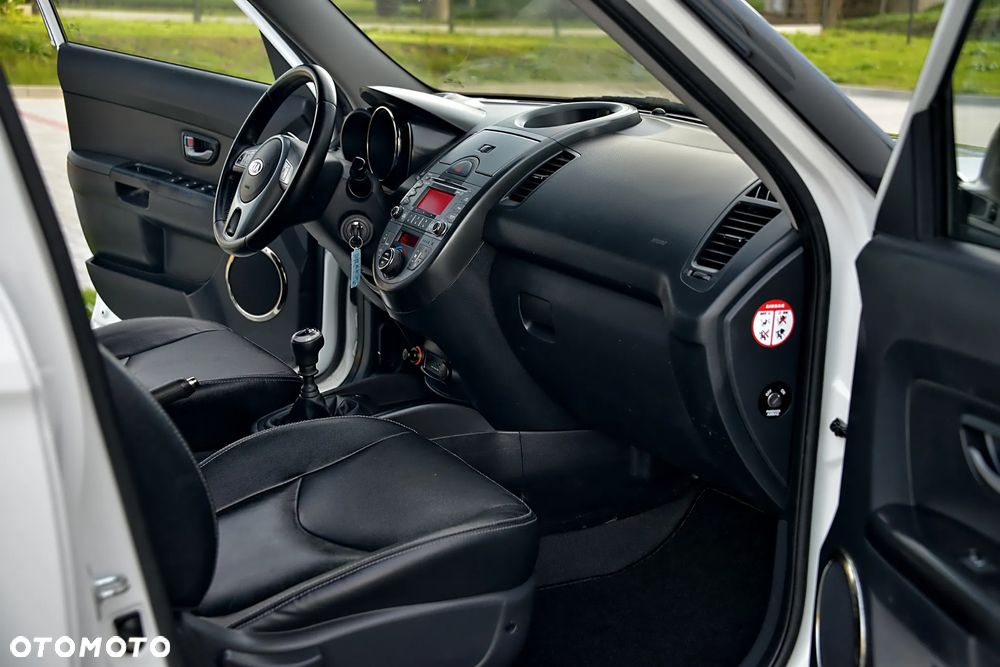 Kia Soul 1.6 CVVT Black Collection - 30