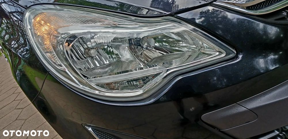 Opel Corsa 1.4 16V 150 Jahre - 12