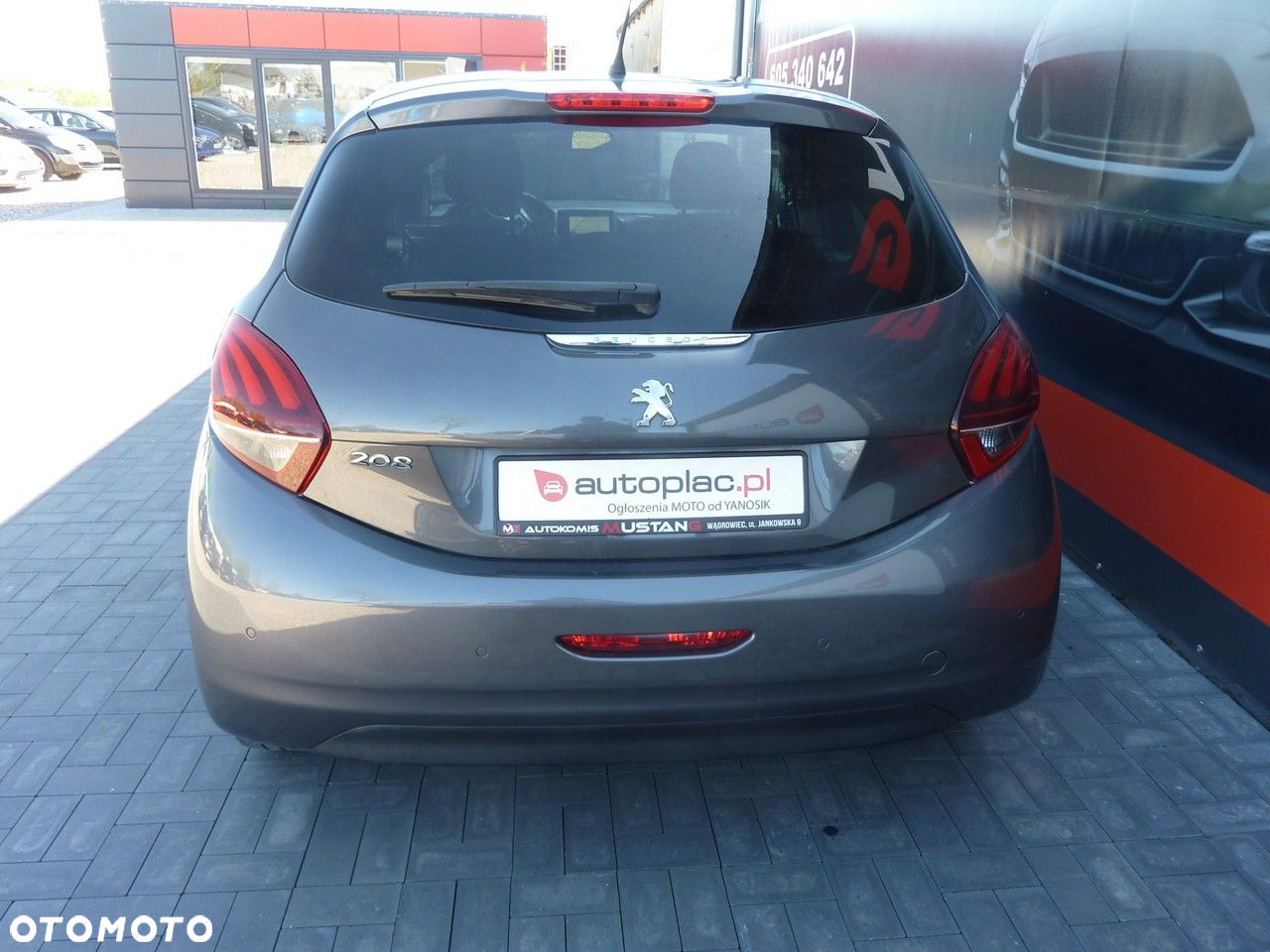 Peugeot 208 - 5