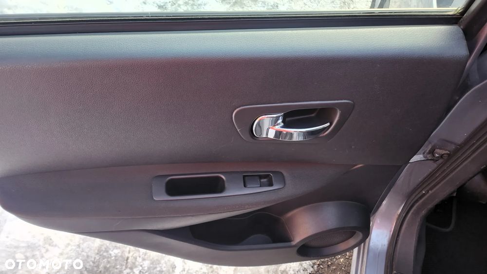 Nissan Qashqai 1.6 acenta - 19