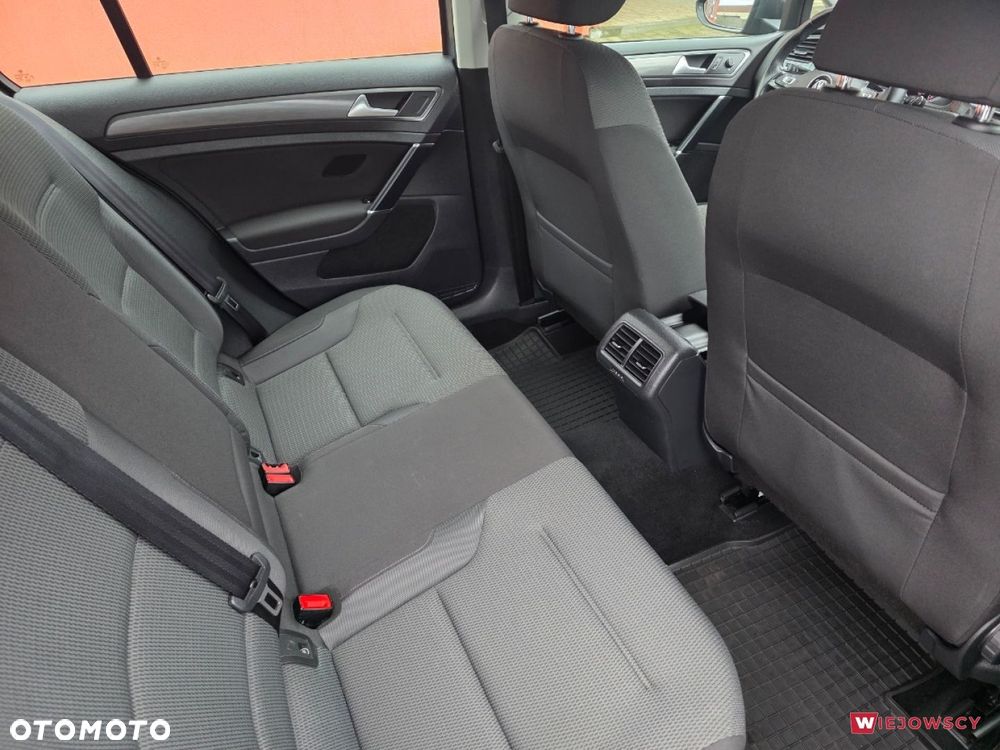Volkswagen Golf - 17