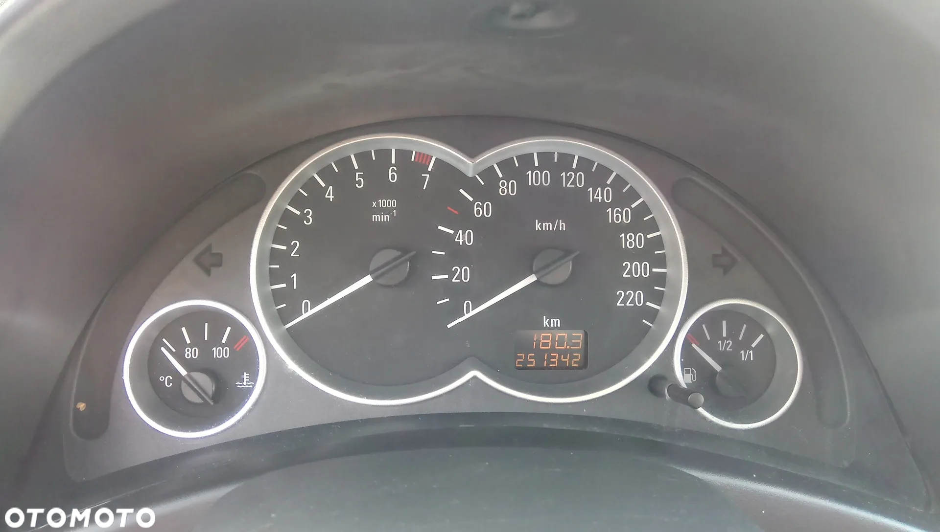 Opel Corsa 1.2 16V Essentia - 13