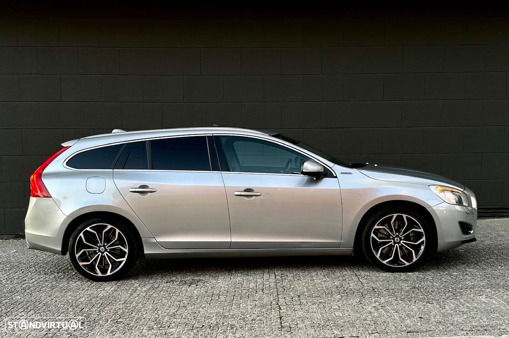 Volvo V60 D6 Plug-In-Hybrid AWD Geartronic Pure Limited - 3