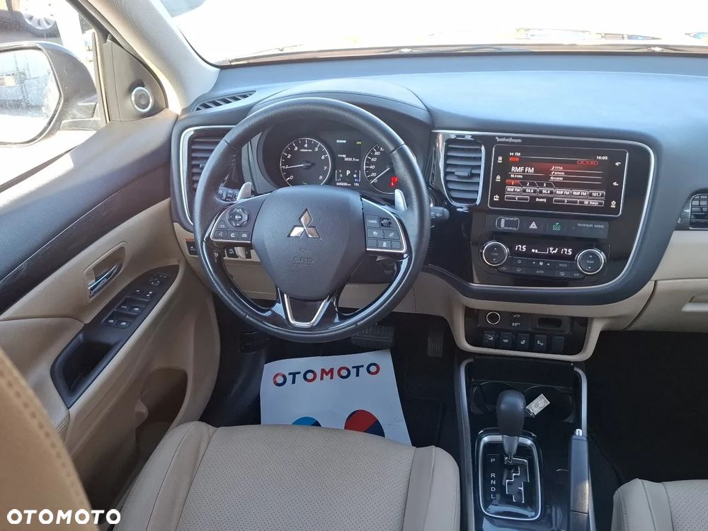 Mitsubishi Outlander 2.0 Instyle SDA 4WD CVT - 11