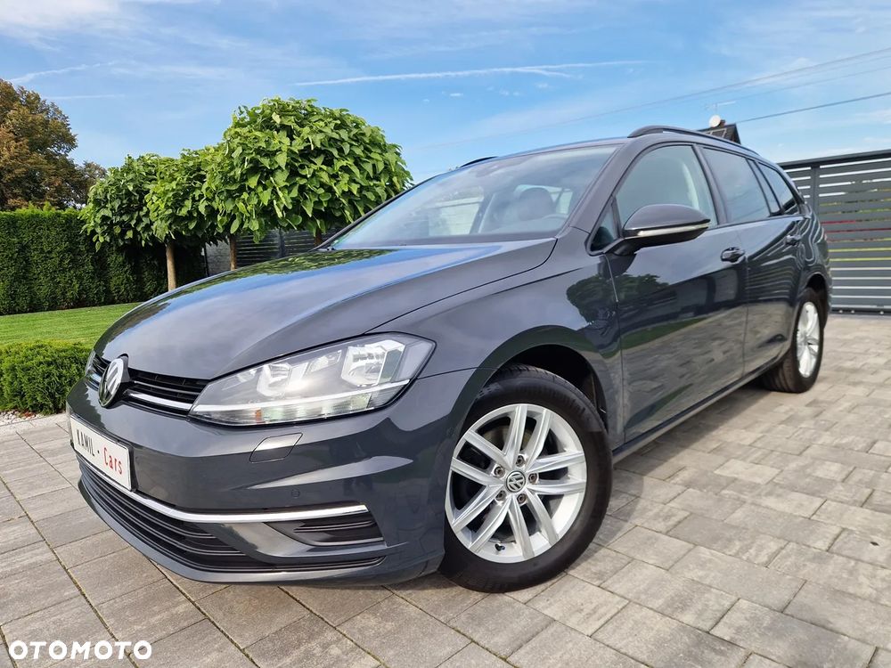 Volkswagen Golf - 1