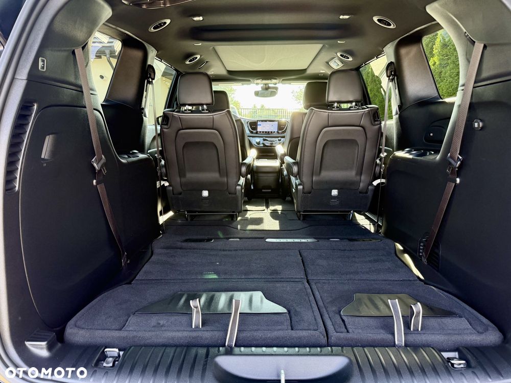 Chrysler Pacifica - 31