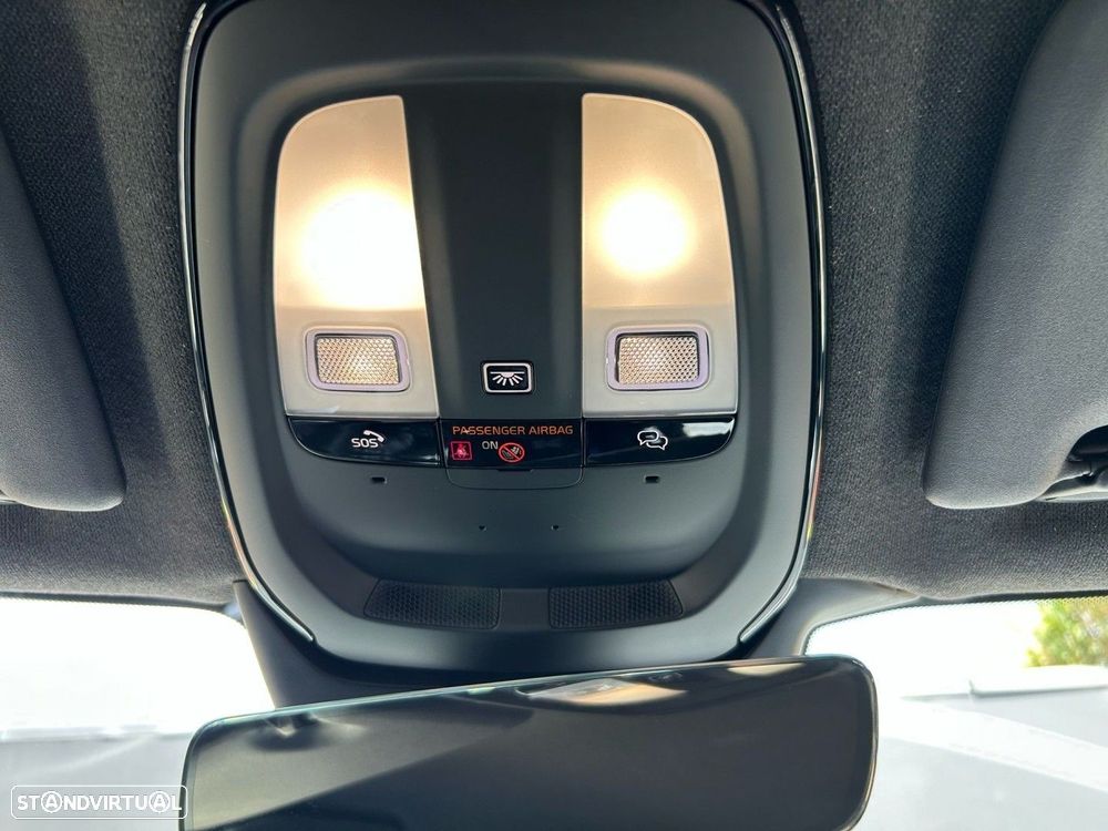 Volvo XC 40 2.0 B3 Plus Dark - 23