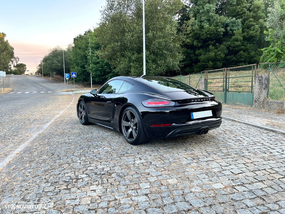 Porsche 718 Cayman T - 3