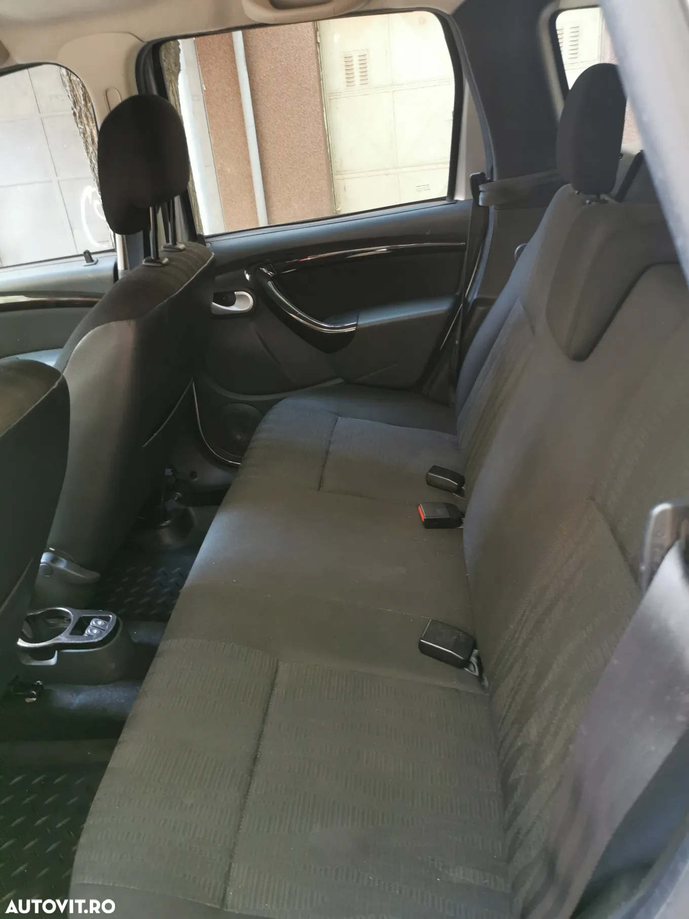 Dacia Duster 1.6 4x4 Laureate - 6