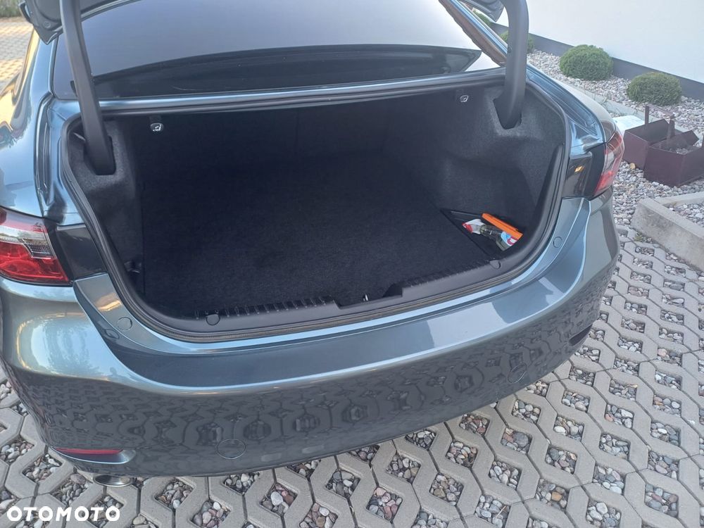 Mazda 6 - 8