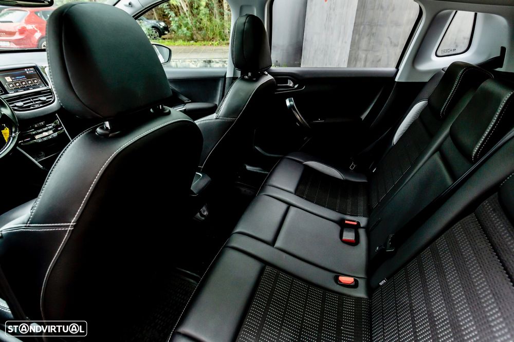 Peugeot 2008 PureTech 110 Stop&Start GT-Line Edition - 11