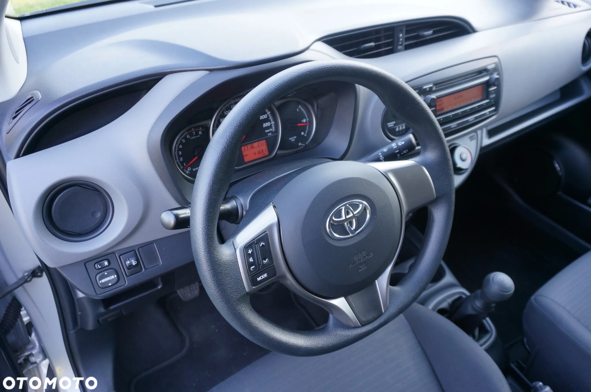 Toyota Yaris 1.0 Active EU6 - 12