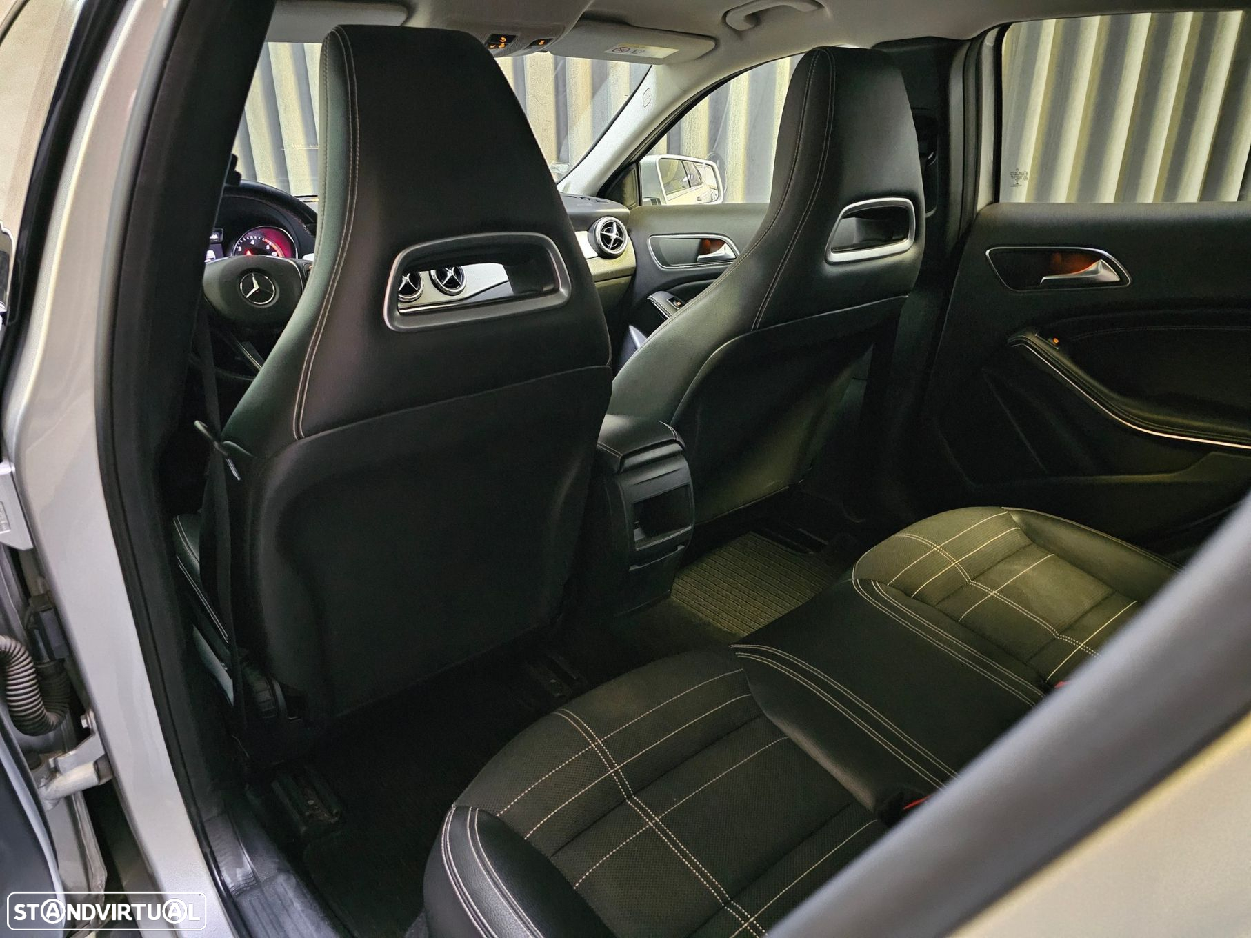 Mercedes-Benz GLA 180 CDi Urban - 23
