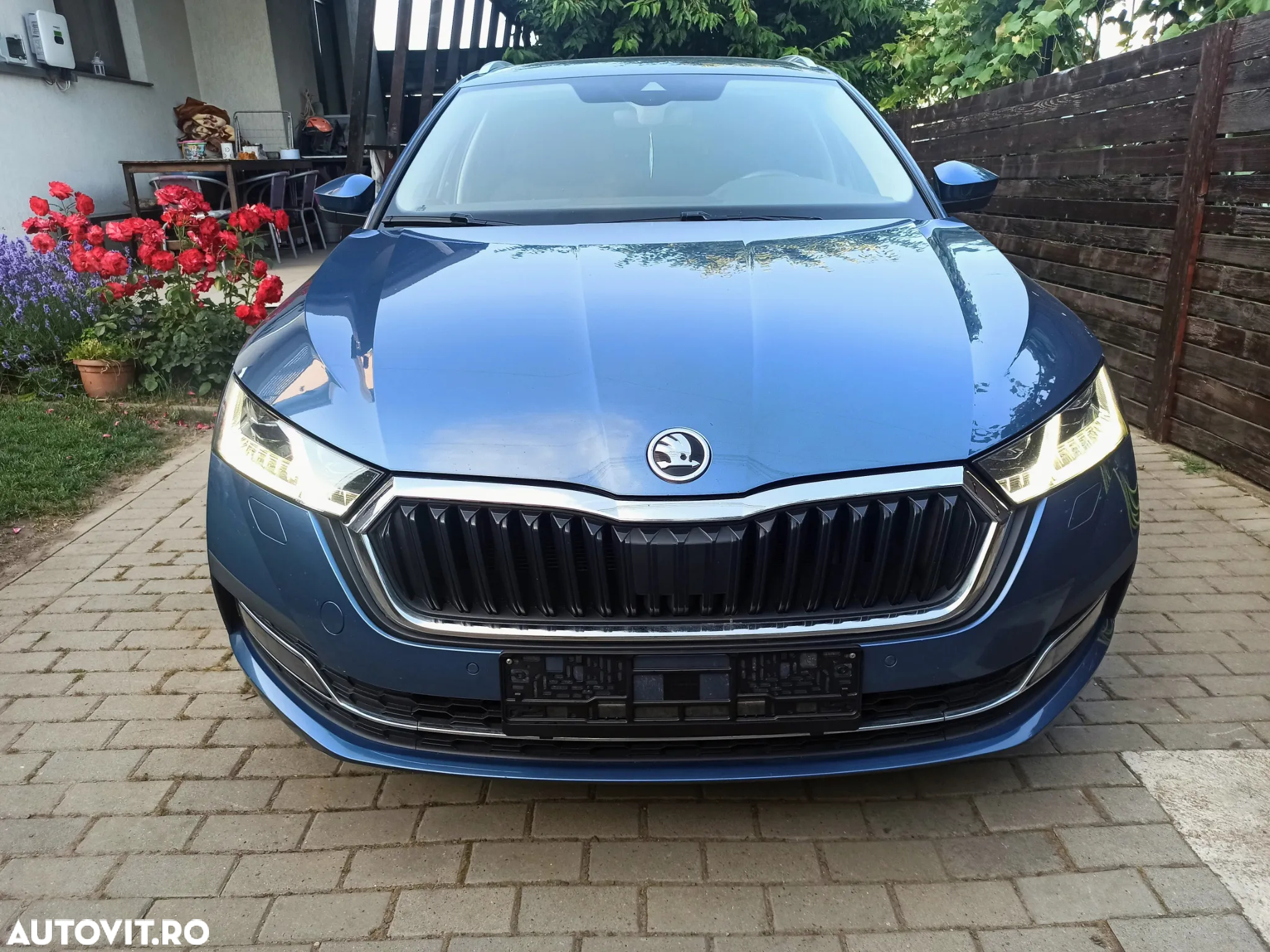 Skoda Octavia Combi 2.0 TDI DSG Style - 2