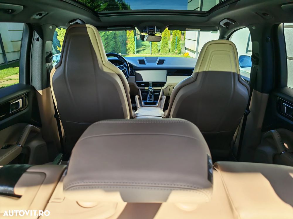 Porsche Cayenne - 6