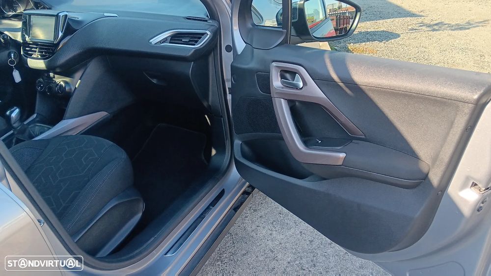 Peugeot 2008 1.2 PureTech Style - 23