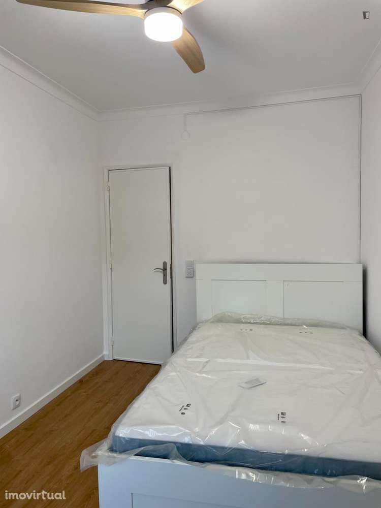 Quarto - localizado em Almada Lisbon - Grande imagem: 4/14