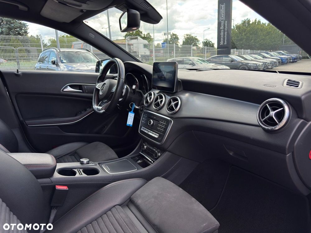 Mercedes-Benz CLA - 23